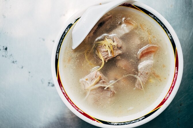 Traditional Old School Taiwanese Food Tour - Two hours of eating along Dihua Street