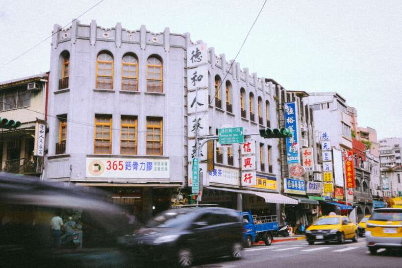 Vintage Taipei - Best of Taiwan and Sunset Walking Tour - Walking through Da Dao Cheng’s old streets