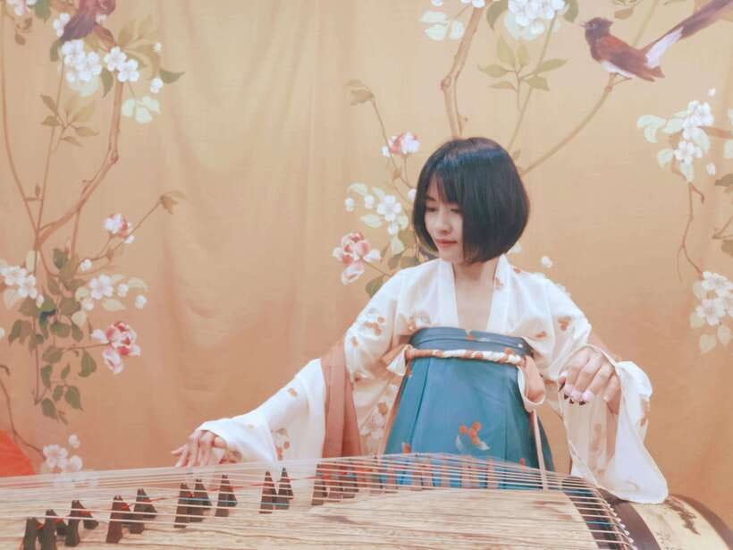 Wear Hanfu and play guzheng - Is $50 good value for one hour?