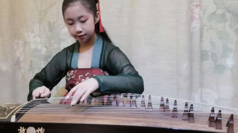 Wear Hanfu and play guzheng - The first 10 minutes: choosing and changing Hanfu