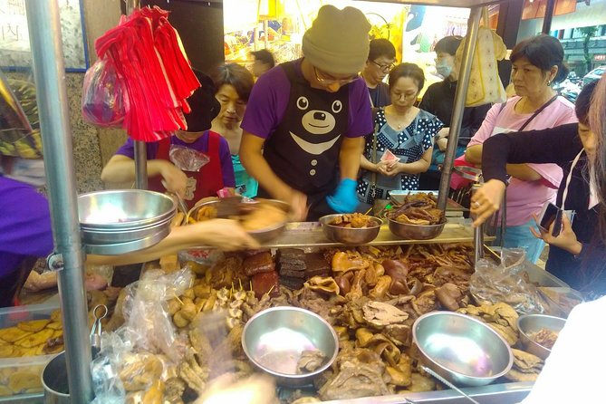 WoknRoll Taipei Walking and Historical Food Tour - Temples and customs along the route