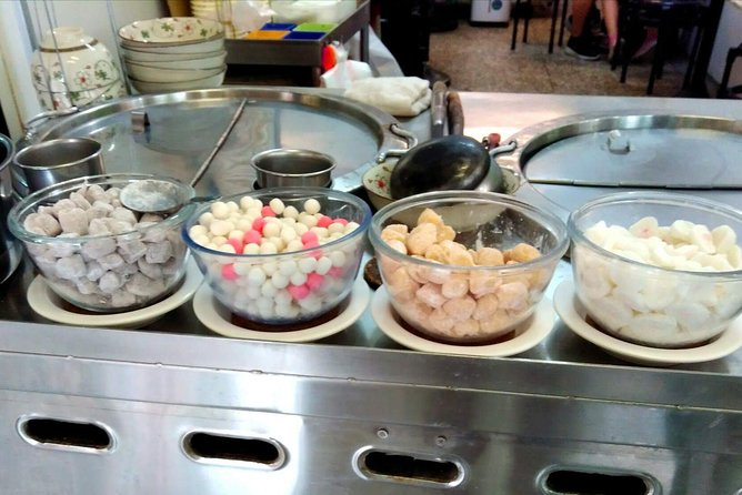 WoknRoll Taipei Walking and Historical Food Tour - Walking the markets and back alleys