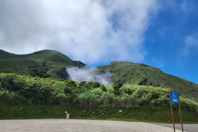 Yamingshan Volcano, Beitou Thermal Valley, Danshui Private Tour - Beitou Thermal Valley and Taipei’s hot-spring culture