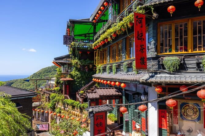 Yangmingshan, Yehliu, Jiufen & Shifen Private Tour From Taipei - Yehliu Geopark and the famous Queen’s Head