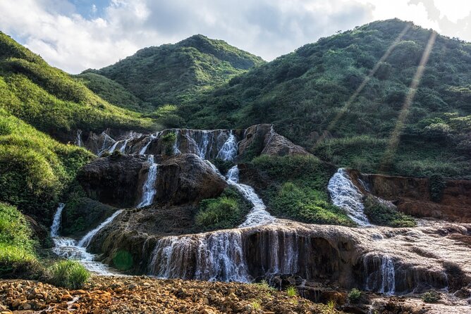 Yehliu, Golden Waterfall, Jiufen, Shifen Day Tour - Key points at a glance
