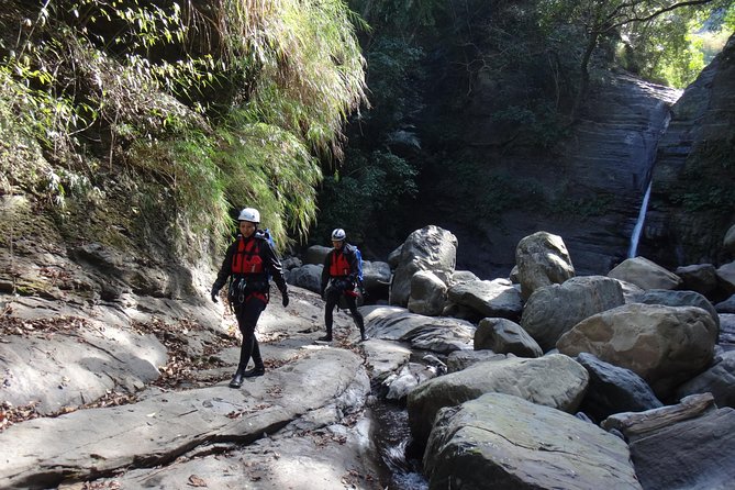 Yi-Hsin creek canyoning in northern Taiwan - Getting dressed for a day in the creek